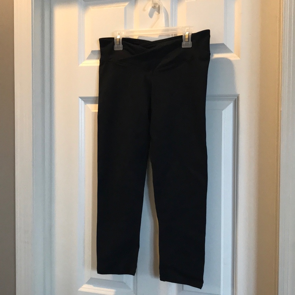 Women’s Fabletics cropped leggings